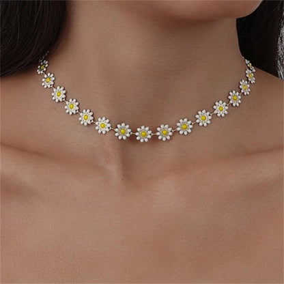 Stijlvolle gouden ketting met madeliefjesontwerp