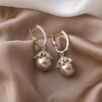 Elegante Malia Druppeloorbellen met Stralende Parels